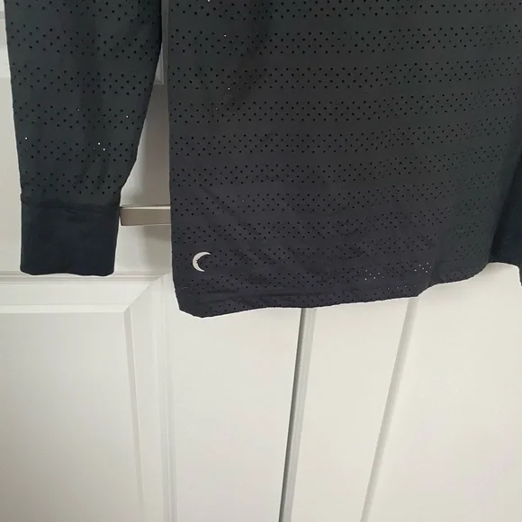 Zyia Like New Long Sleeve - Picture 5 of 5